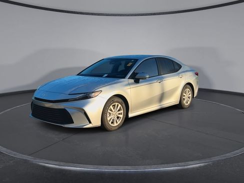 Used 2026 Toyota Camry LE FWD image 4