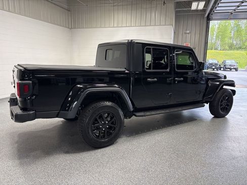 Used 2023 Jeep Gladiator Sport AWD/4WD image 7