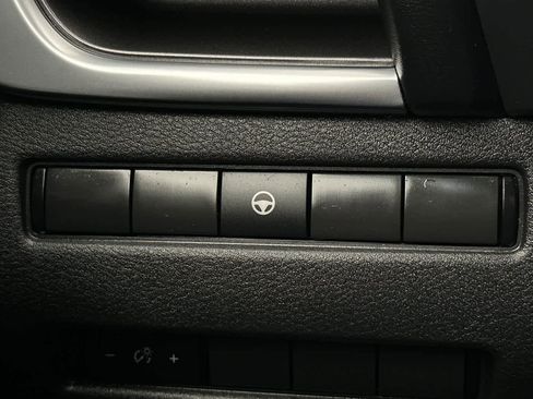 Used 2022 Nissan Rogue SV image 30