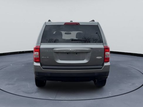 Used 2012 Jeep Patriot Latitude w/ Sun/Sound Group image 7