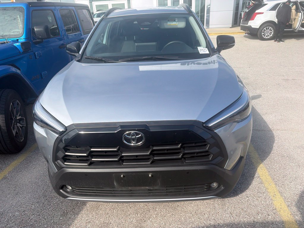 Used 2026 Toyota Corolla Cross XLE FWD image 3