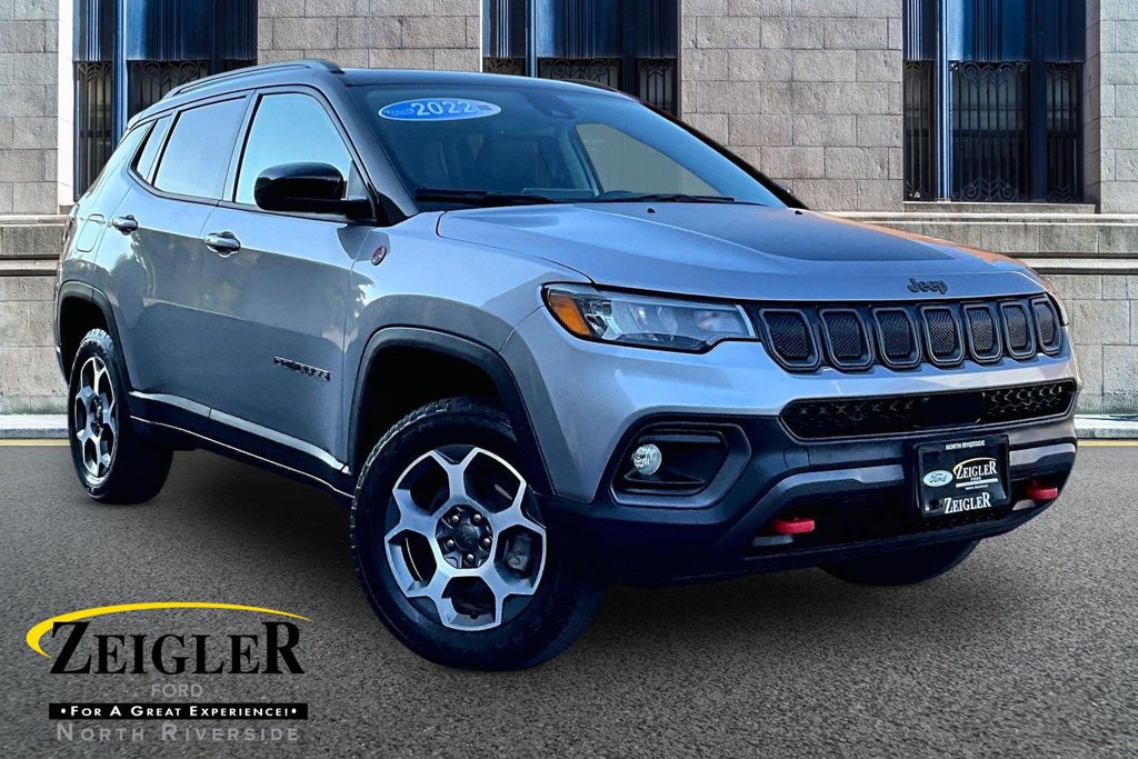 Used 2022 Jeep Compass Trailhawk w/ Trailhawk Convenience Group AWD/4WD image 1