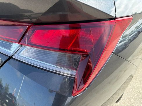 Used 2023 Hyundai Elantra SEL FWD image 5