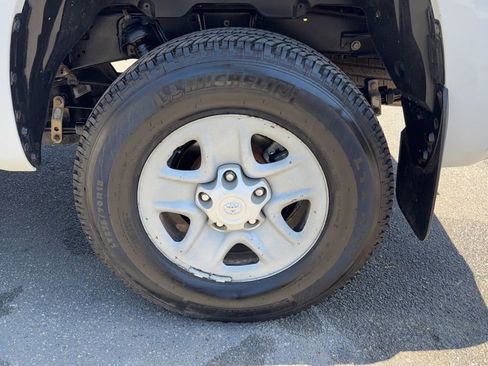 Used 2019 Toyota Tundra SR image 17