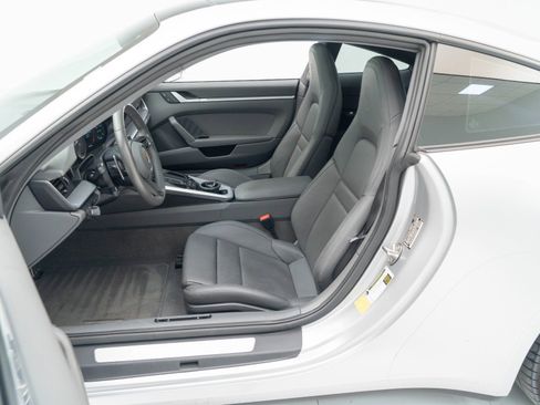 Certified 2022 Porsche 911 Carrera 4 AWD/4WD image 17