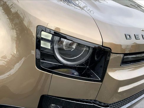 New 2026 Land Rover Defender 110 X-Dynamic SE image 13