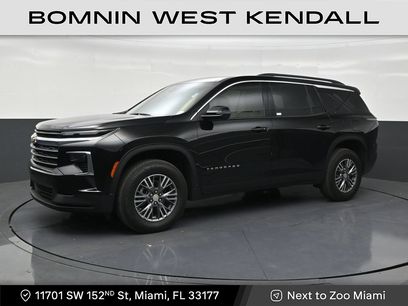 Used 2025 Chevrolet Traverse LT