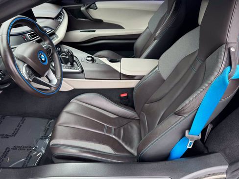 Used 2019 BMW i8 Roadster AWD/4WD image 16