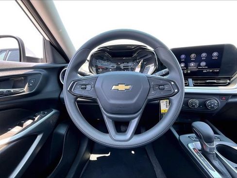New 2026 Chevrolet Trax LS w/ LS Convenience Package FWD image 16