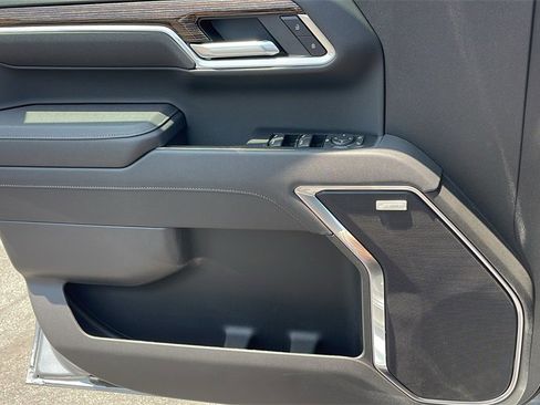 New 2025 GMC Sierra 1500 Elevation image 26