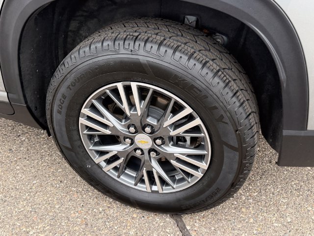Used 2024 Chevrolet Traverse LT FWD image 5