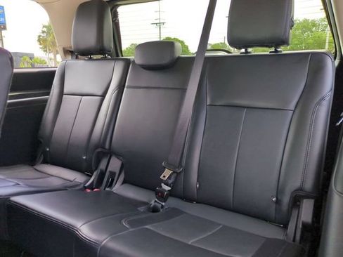 Used 2023 Ford Expedition XLT AWD/4WD image 15