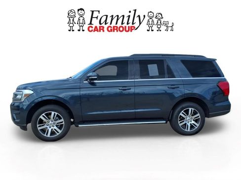 Used 2023 Ford Expedition XLT RWD image 2