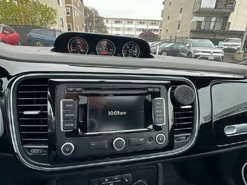 Used 2014 Volkswagen Beetle TDI image 12