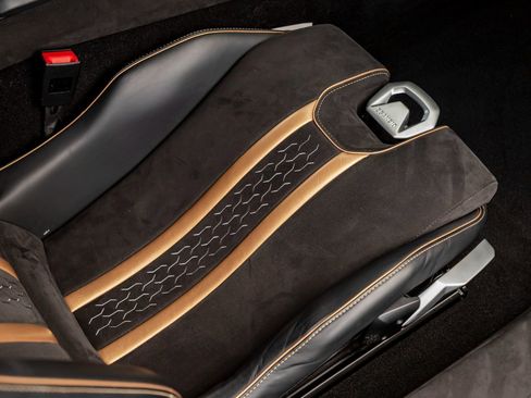 Used 2023 Lamborghini Huracan Tecnica image 24