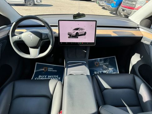 Used 2023 Tesla Model Y Long Range AWD/4WD image 18