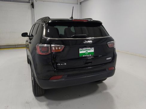 Used 2018 Jeep Compass Latitude w/ Popular Equipment Group AWD/4WD image 6