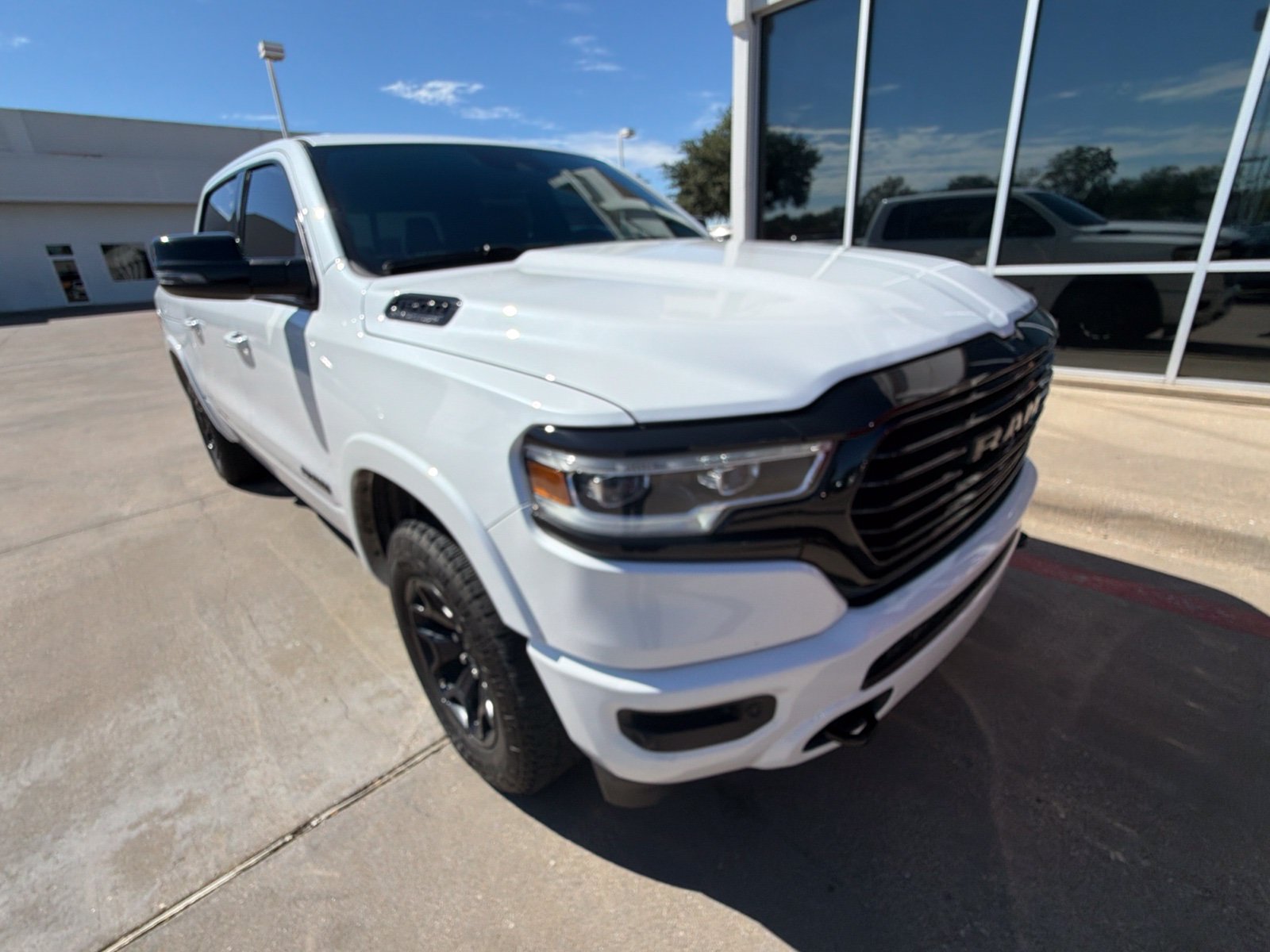 Used 2024 RAM 1500 Limited AWD/4WD image 4