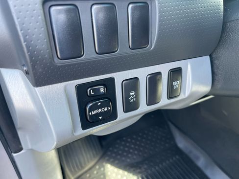 Used 2014 Toyota Tacoma 4x4 Access Cab image 19