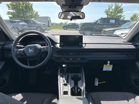 Used 2025 Honda Accord LX image 17