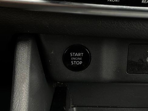 Used 2025 Nissan Rogue SV FWD image 25