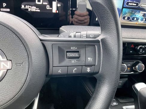 Used 2025 Nissan Kicks SV image 22