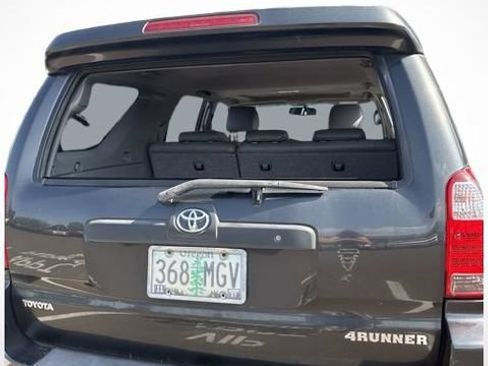 Used 2007 Toyota 4Runner Limited AWD/4WD image 2