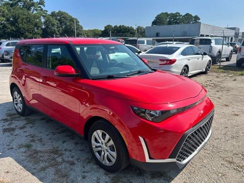 Certified 2024 Kia Soul LX FWD image 1