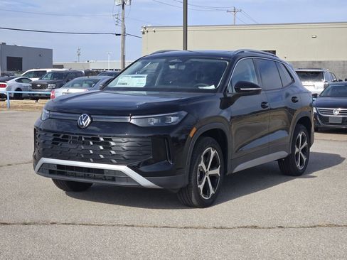 New 2026 Volkswagen Tiguan SE AWD/4WD image 2