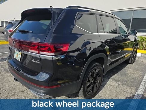 Used 2025 Volkswagen Atlas SE w/ Black Wheel Package AWD/4WD image 3