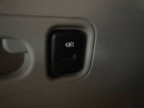 Used 2023 GMC Acadia SLT w/ Technology Package image 35