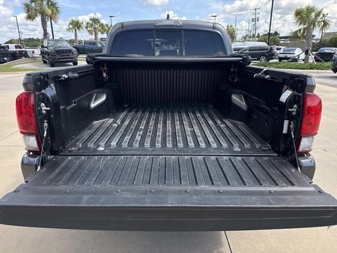 Used 2020 Toyota Tacoma SR w/ SR Convenience Package RWD image 8