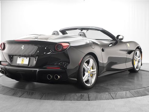 Used 2023 Ferrari Portofino M RWD image 7