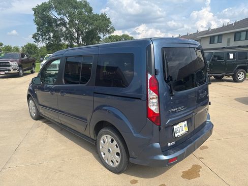 Used 2022 Ford Transit Connect XLT image 3