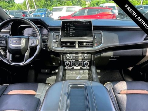 Used 2023 GMC Yukon AT4 w/ Technology Package AWD/4WD image 7