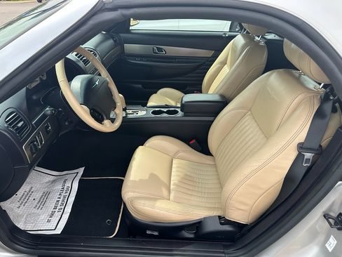 Used 2004 Ford Thunderbird RWD image 12