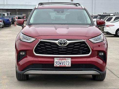 Used 2022 Toyota Highlander Platinum image 11