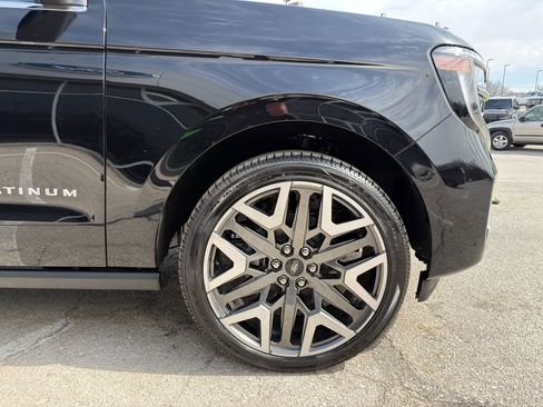 New 2026 Ford Expedition Max Platinum image 9