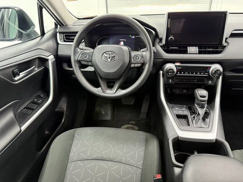 Used 2024 Toyota RAV4 XLE image 31