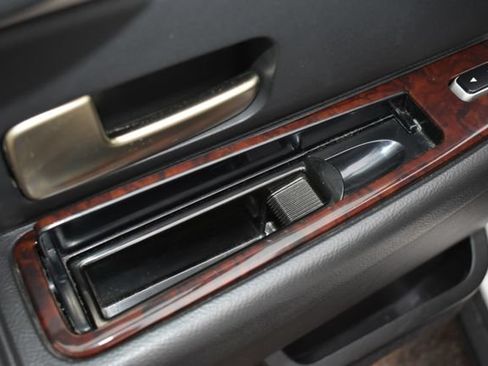 Used 2008 Lincoln Town Car Executive RWD image 35