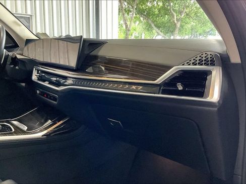 Used 2026 BMW X7 xDrive40i AWD/4WD image 24