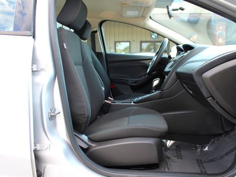 Used 2016 Ford Focus SE image 16