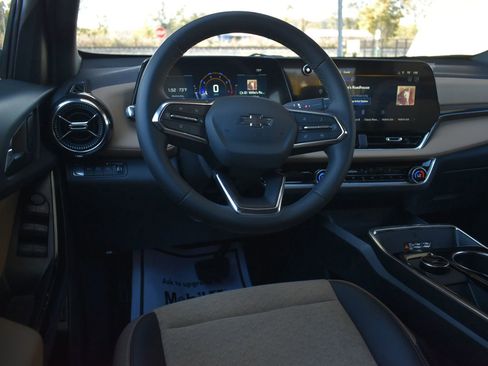 New 2026 Chevrolet Equinox ACTIV image 17