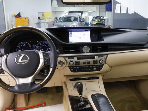 Used 2013 Lexus ES 350 FWD image 21