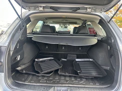 Used 2018 Subaru Outback 3.6R Limited image 27