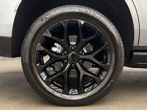 Used 2026 GMC Yukon Denali w/ Sun & Power Step Package AWD/4WD image 11