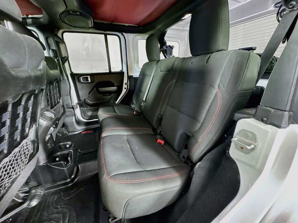 Used 2021 Jeep Wrangler Unlimited Rubicon AWD/4WD image 30