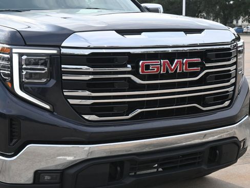 Used 2025 GMC Sierra 1500 SLT RWD image 28
