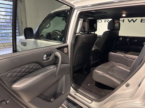 Used 2023 INFINITI QX80 Premium Select image 29