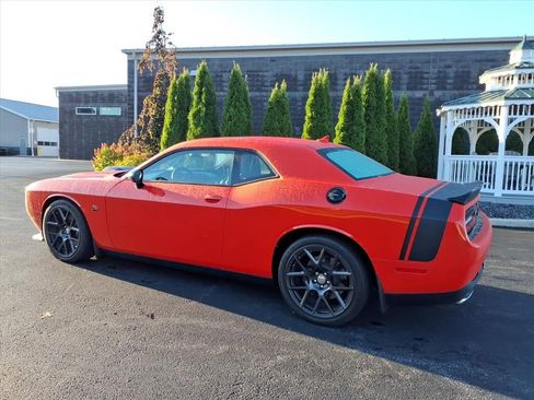 Used 2016 Dodge Challenger R/T Scat Pack RWD image 3